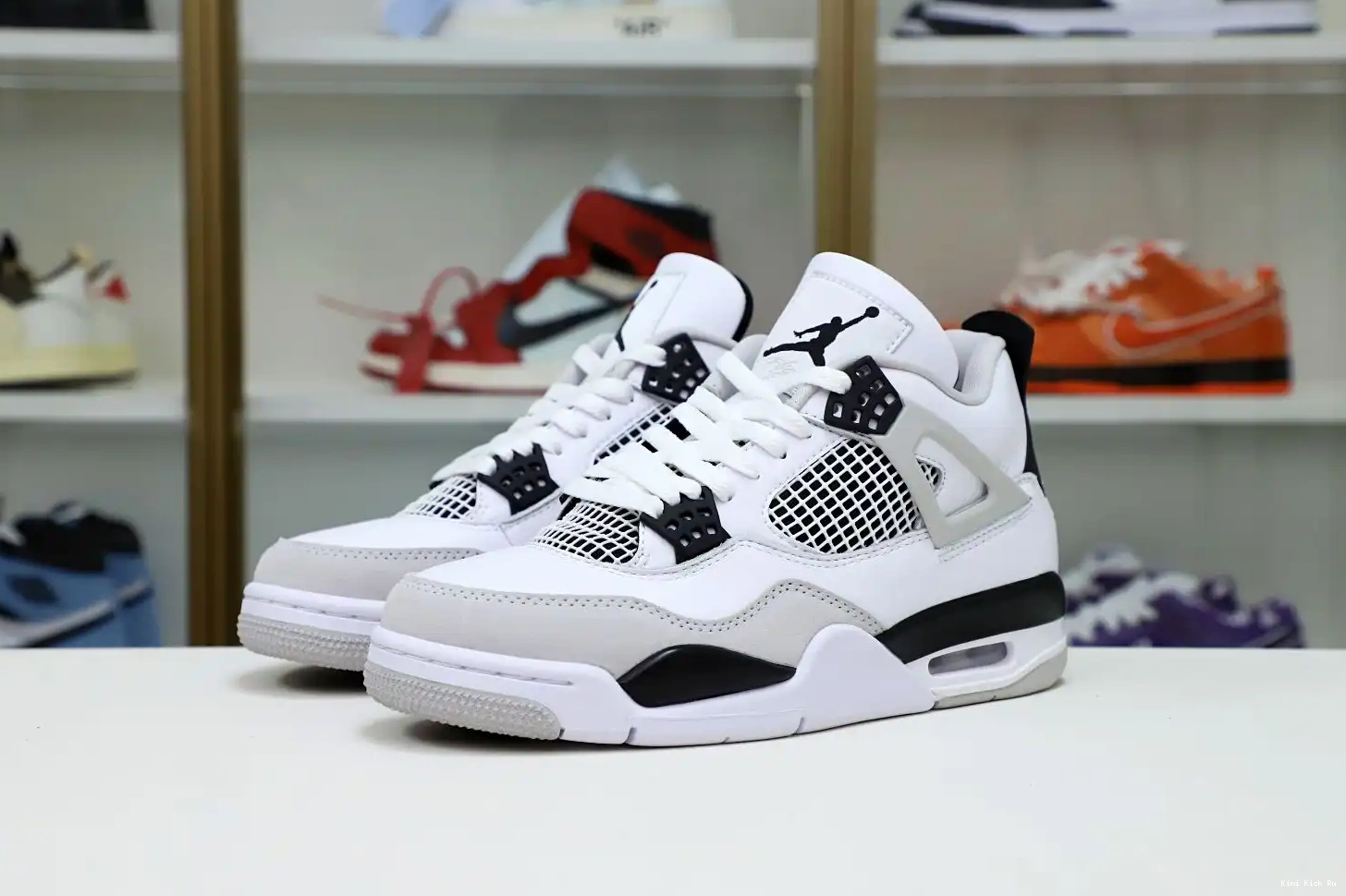 4 Kimikick JORDAN MILITARY BLACK AIR 0716